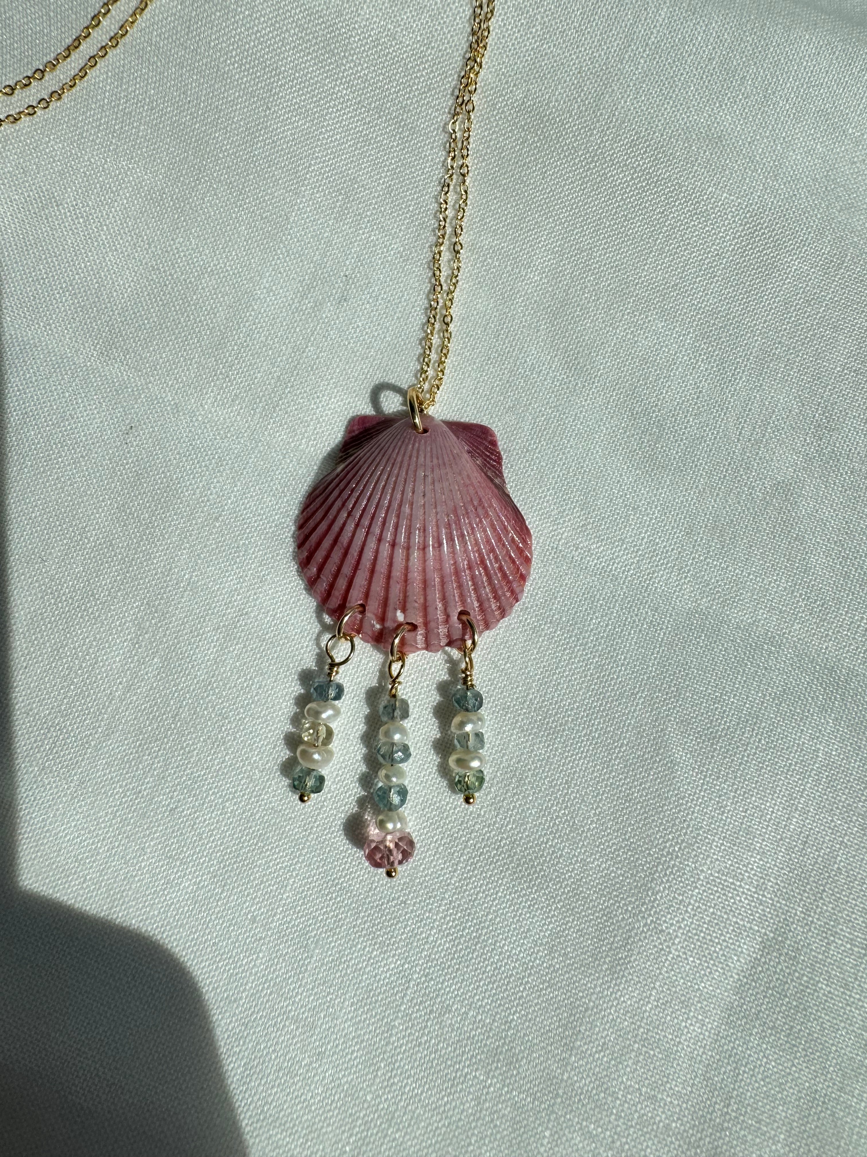 Mauve Shell Necklace with Sapphire