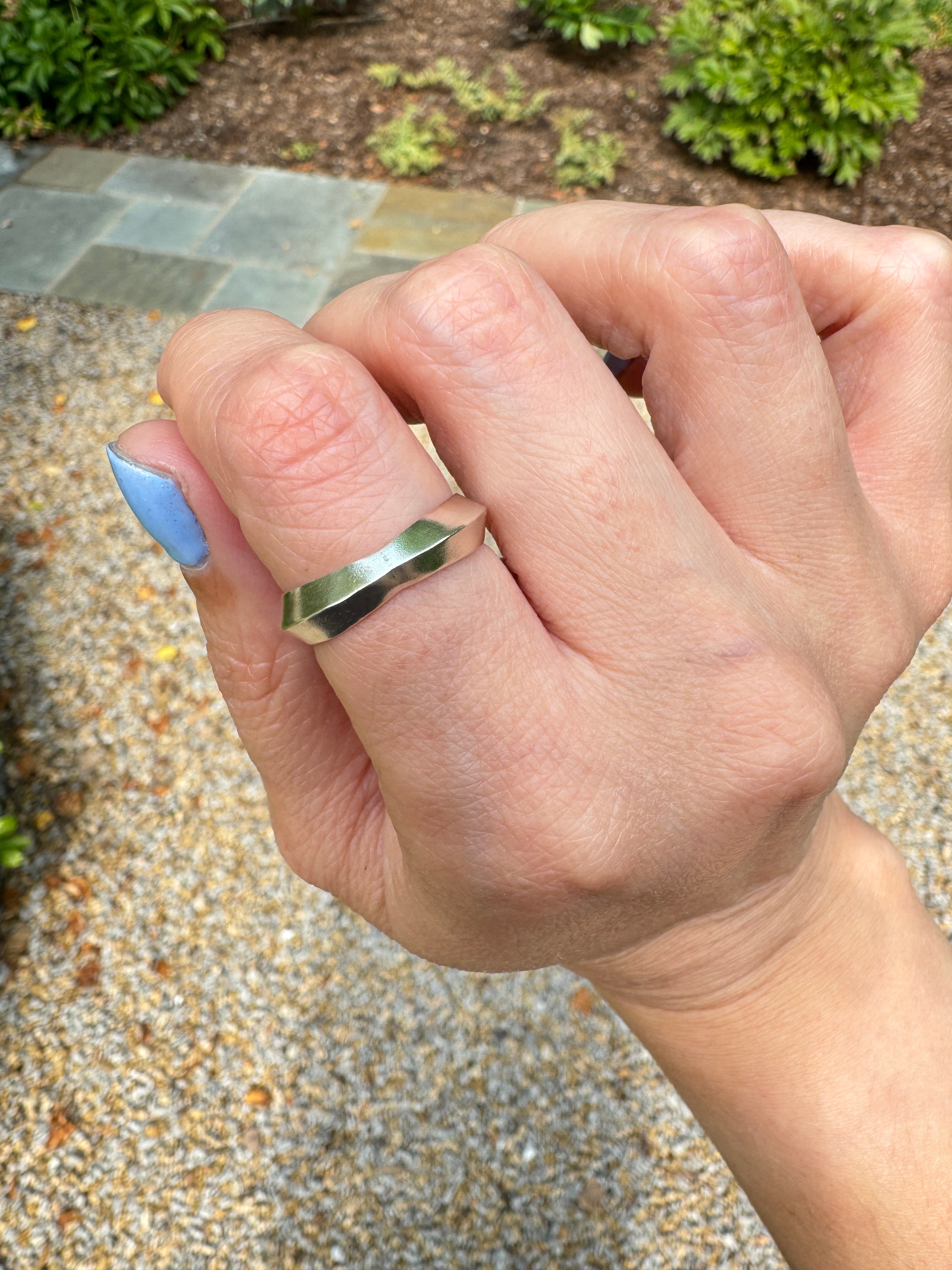 Sterling Silver Triangle Band (Size 7.5/8)