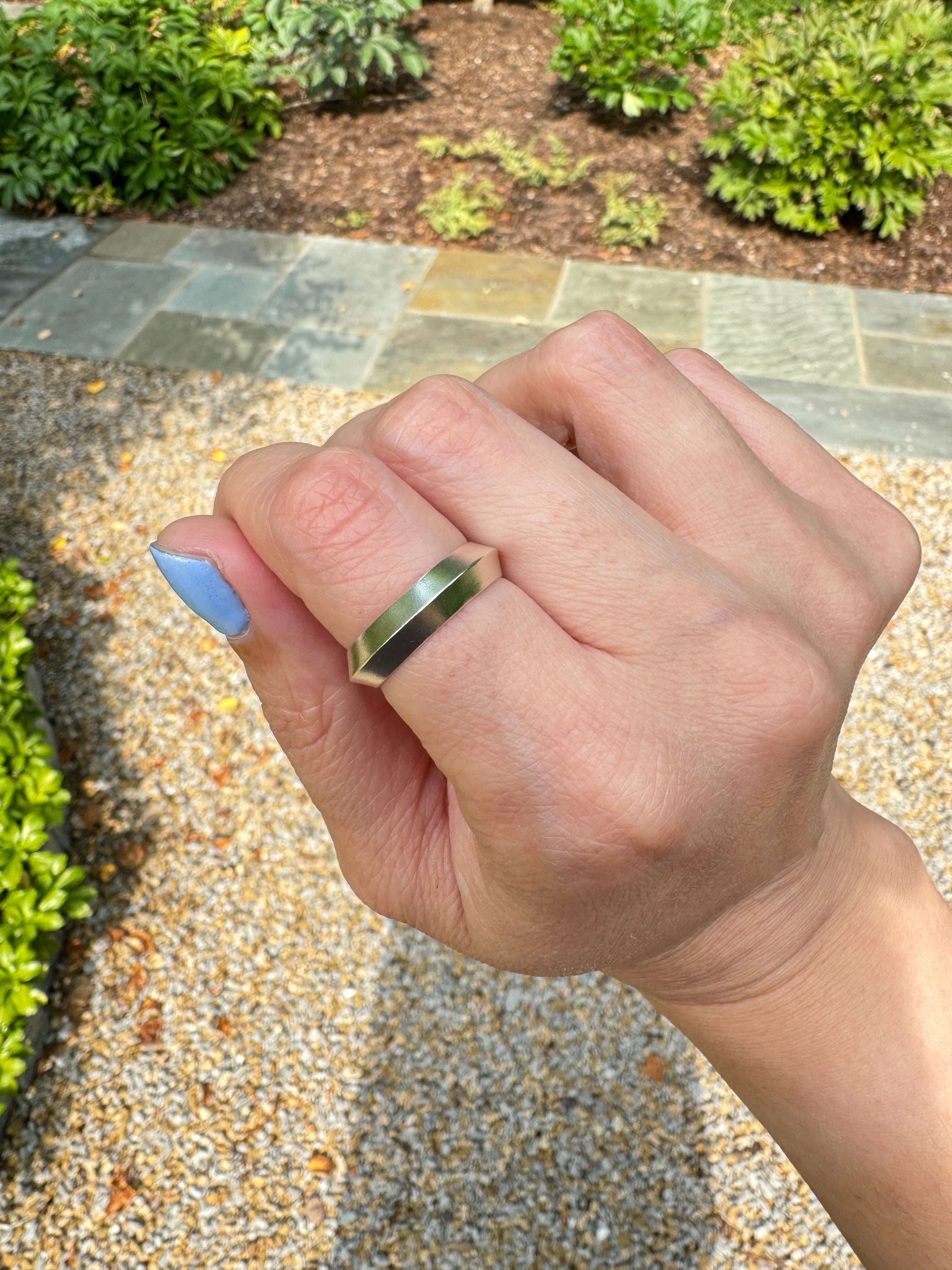 Sterling Silver Triangle Band (Size 7.5/8)