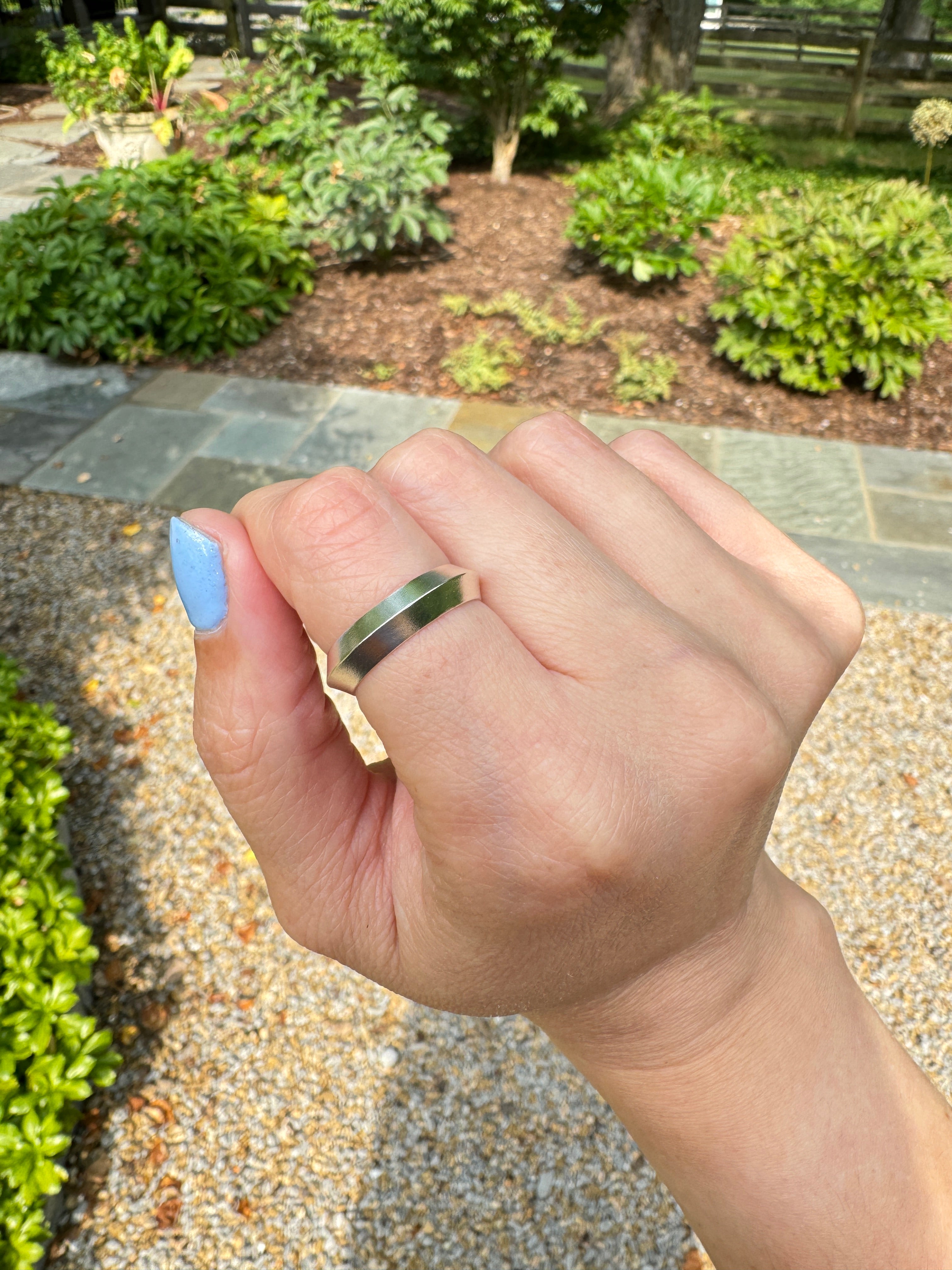 Sterling Silver Triangle Band (Size 7.5/8)