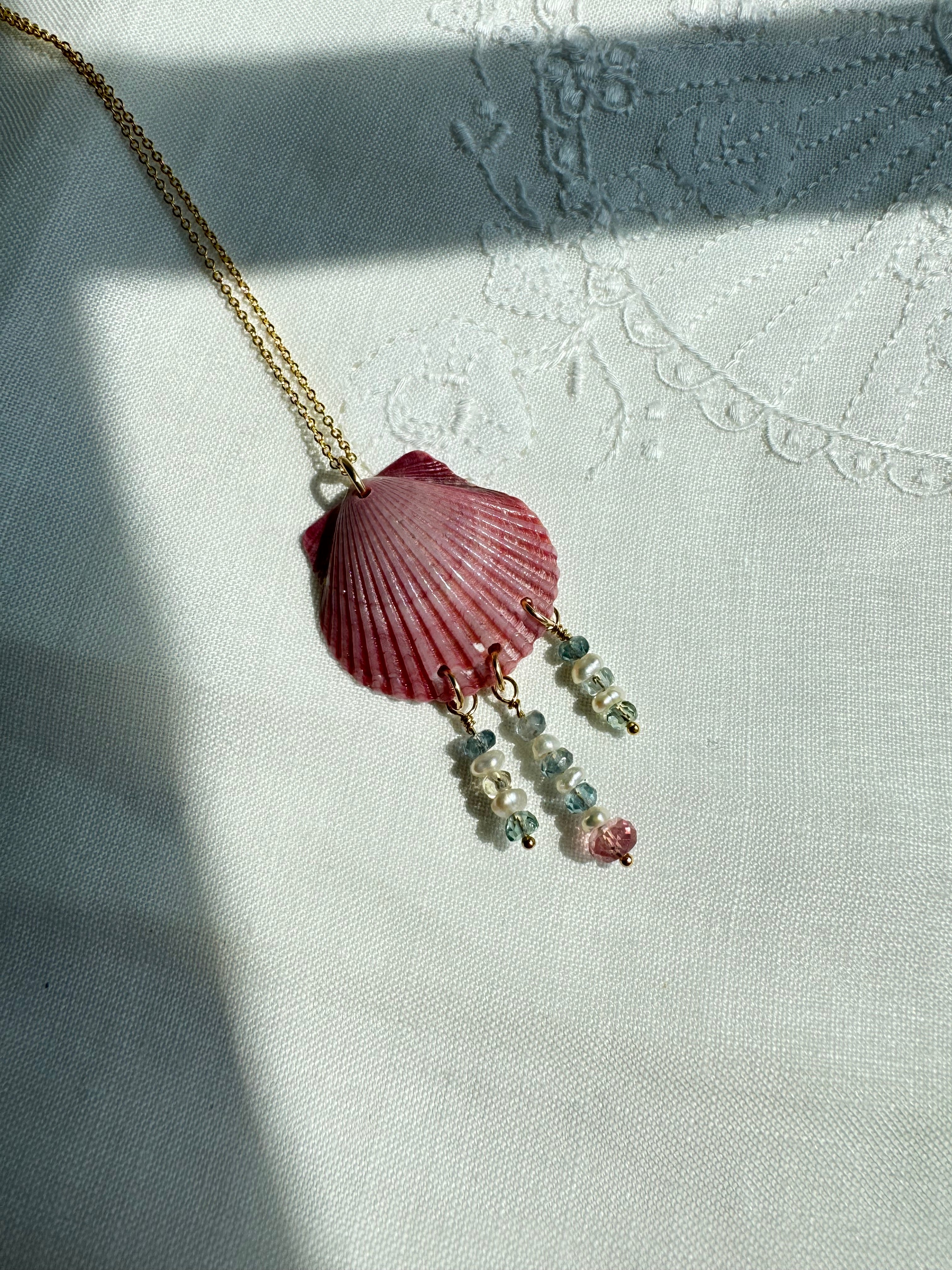 Mauve Shell Necklace with Sapphire