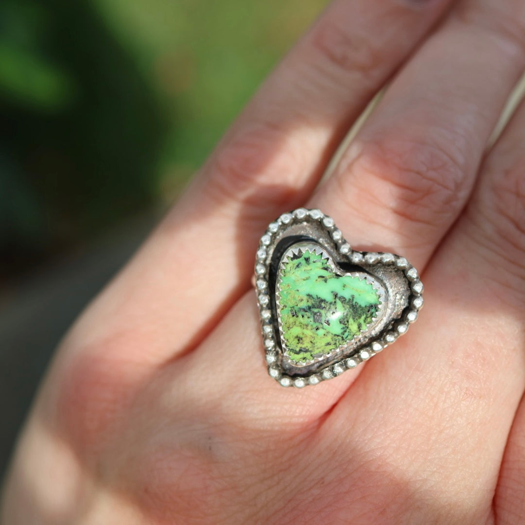 Turquoise Beaded Heart Ring | Green Yungai Ring | Size 5.75