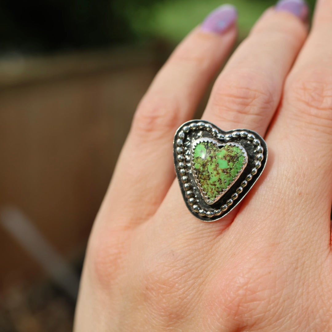 Turquoise Beaded Heart Ring | Green Yungai Ring | Size 7