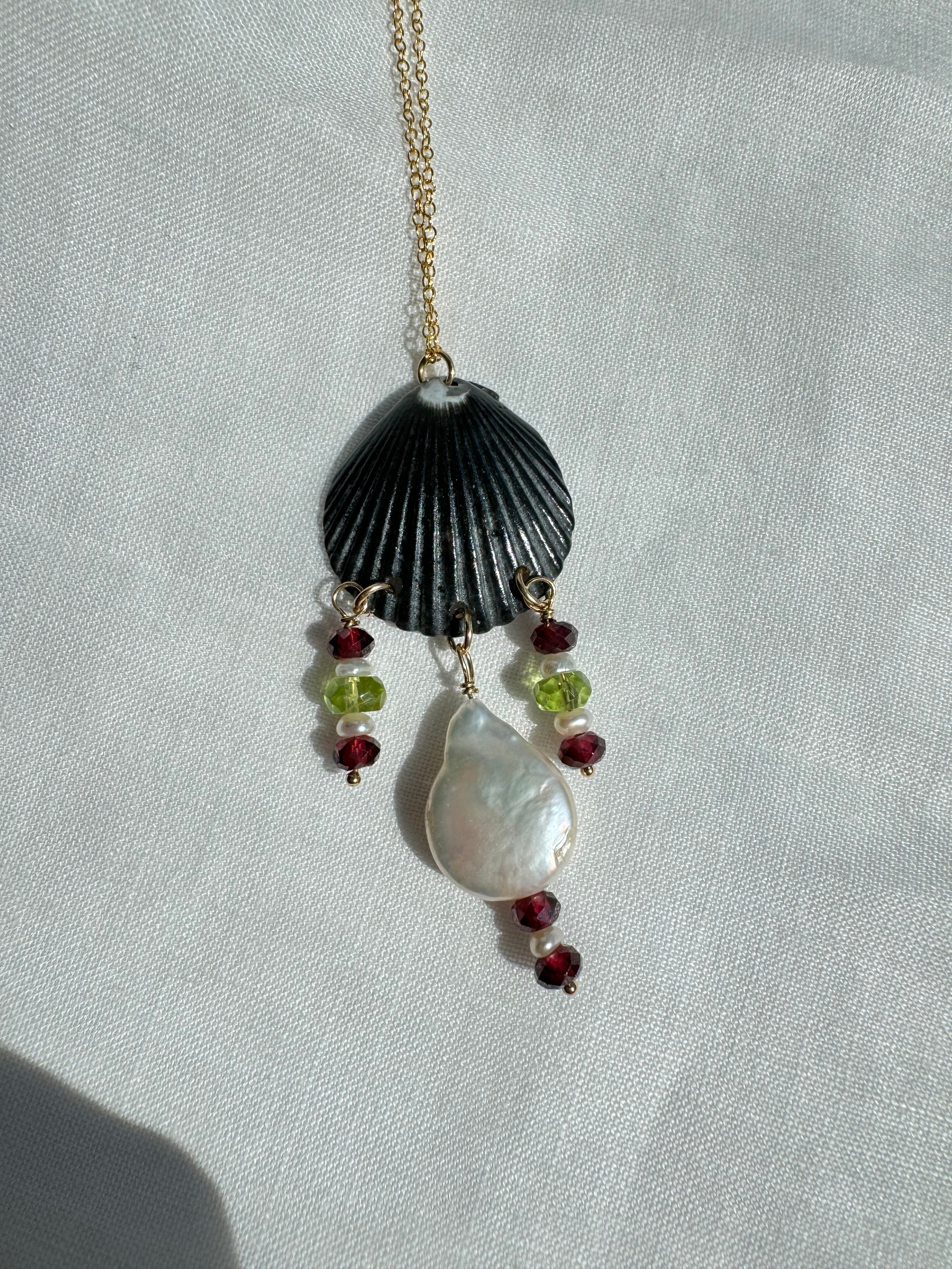 Black Shell Necklace with Pearl