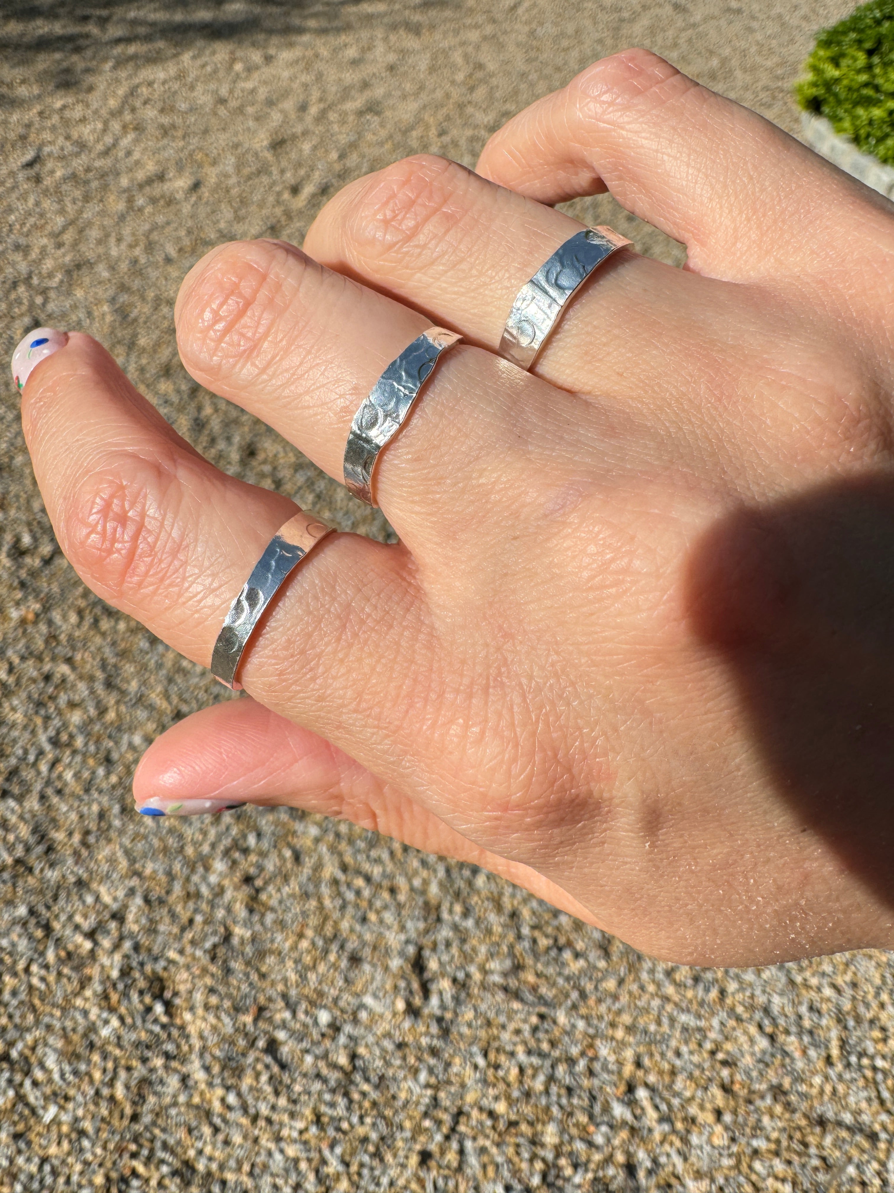 Hammered Silver Skinny Band (Size 7)