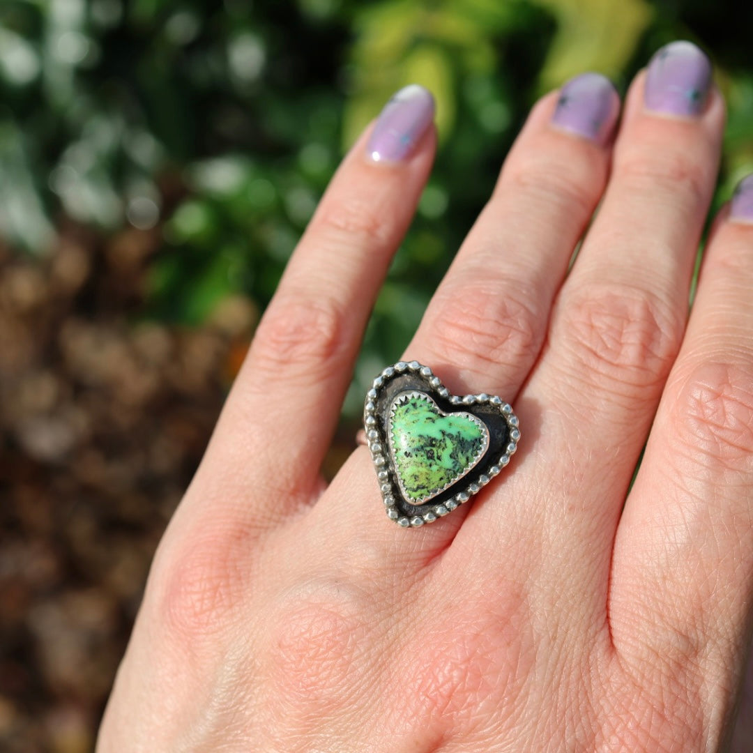 Turquoise Beaded Heart Ring | Green Yungai Ring | Size 5.75