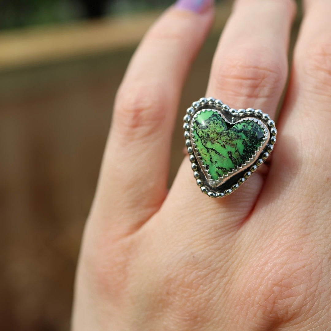 Turquoise Beaded Heart Ring | Green Yungai Ring | Size 6.5