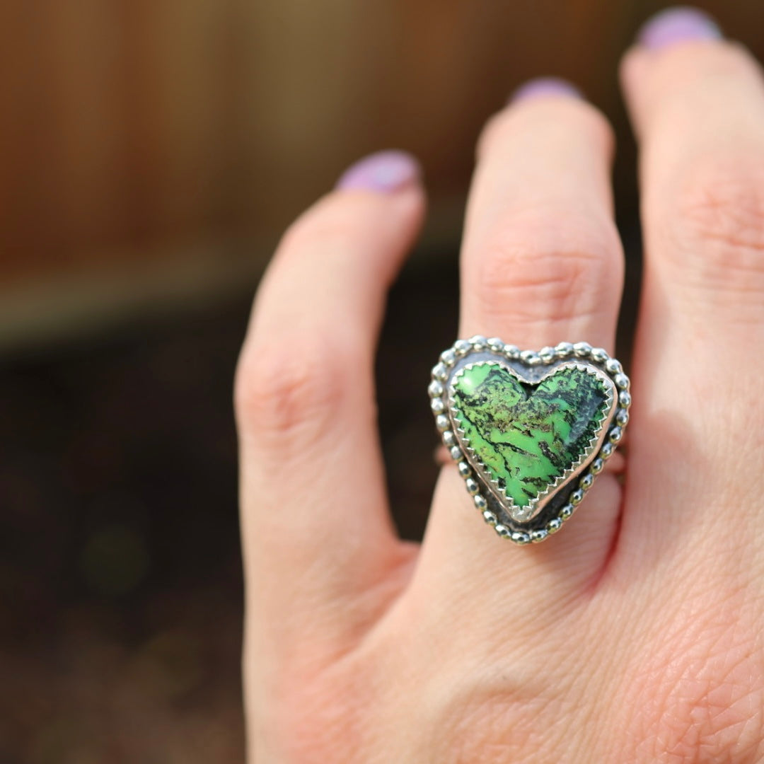 Turquoise Beaded Heart Ring | Green Yungai Ring | Size 6.5