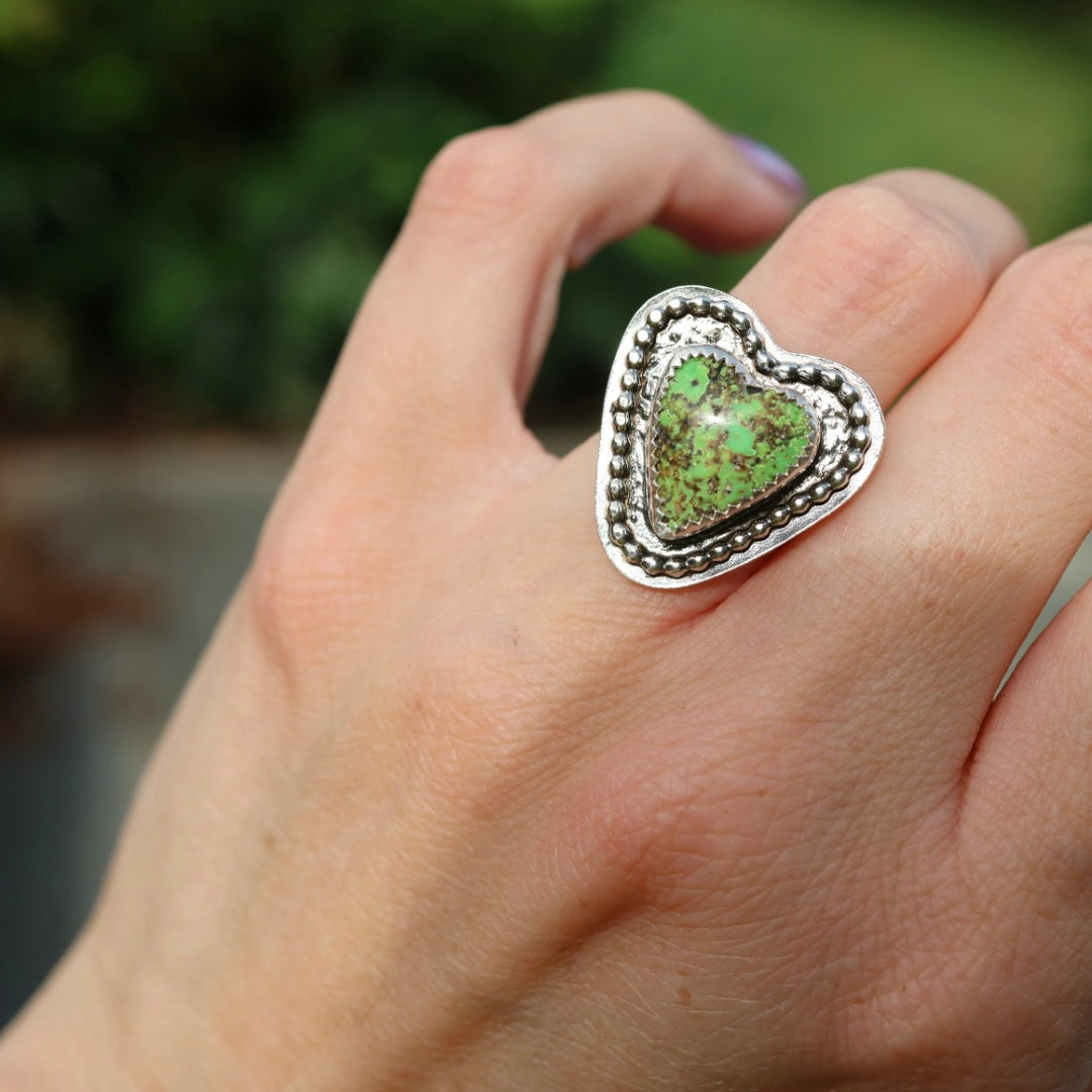Turquoise Beaded Heart Ring | Green Yungai Ring | Size 7