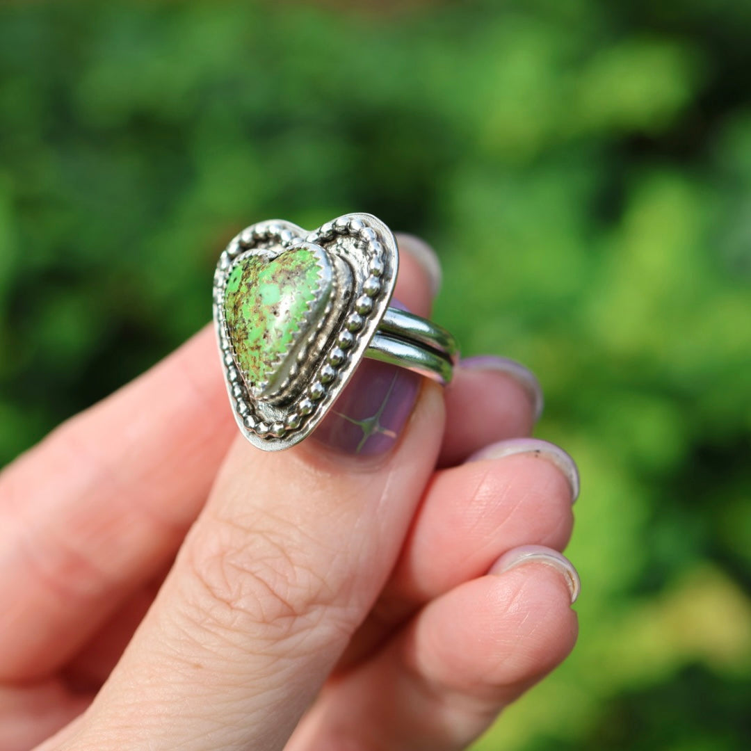 Turquoise Beaded Heart Ring | Green Yungai Ring | Size 7