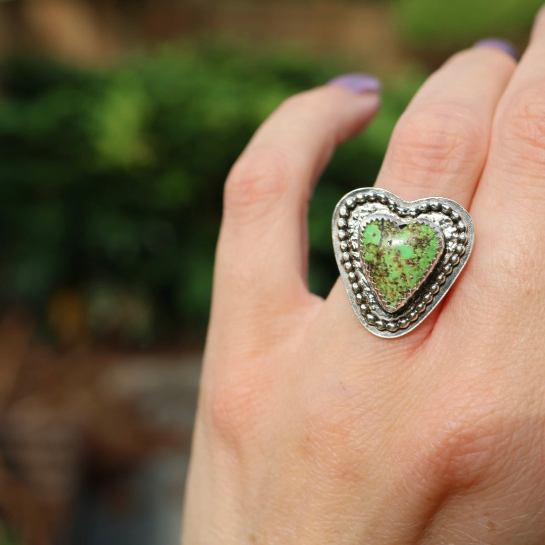 Turquoise Beaded Heart Ring | Green Yungai Ring | Size 7